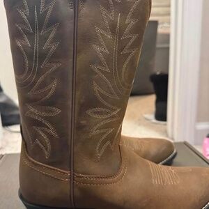 Ariat Size 8